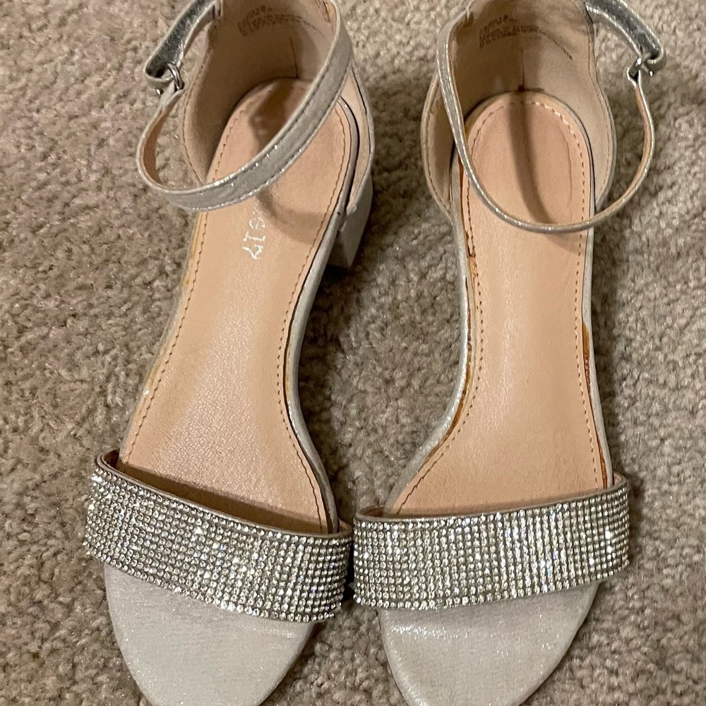Sophie17 Silver Dress Shoes with Rhinestone Strap. Girls used, size 1 M.